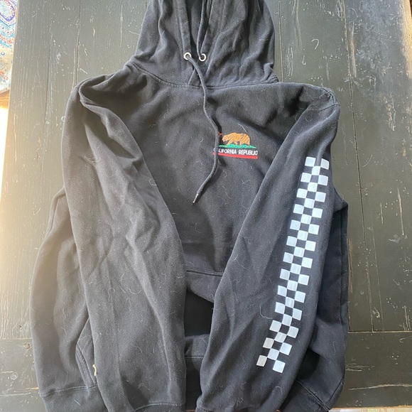 Tops - Black California large sweatshirt